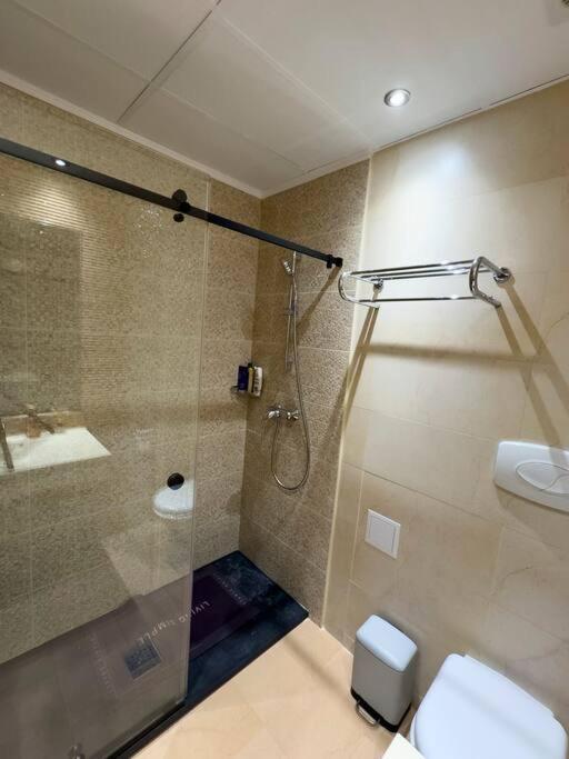 Luxury 2 Bedroom Apartment Bucharest Exterior photo